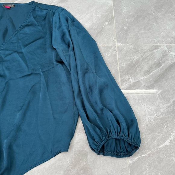 Women’s Vince Camuto Tie Front Elastic Cuff Long Sleeve V-Neck Top Medium - Picture 7 of 15